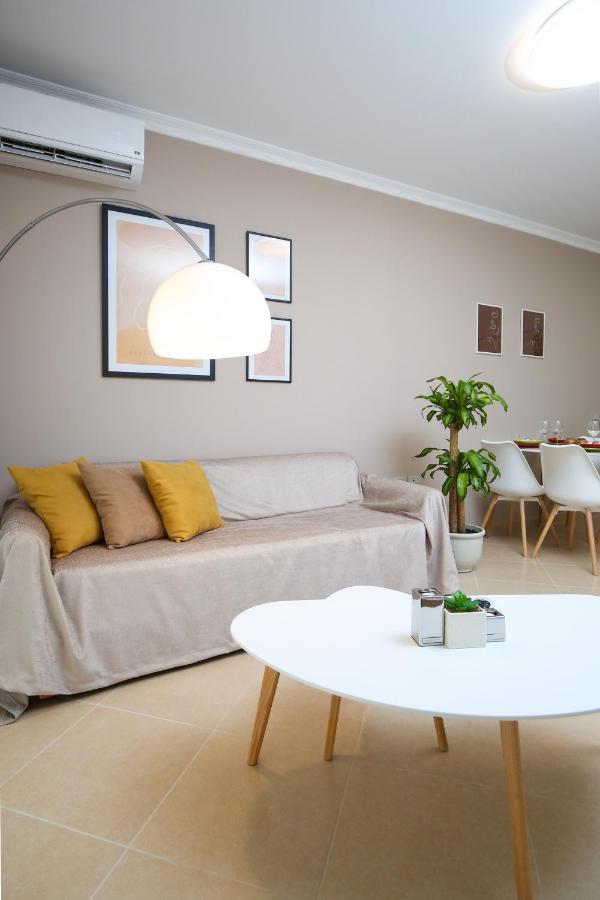 Tafa Deluxe Apartment Вльора Екстер'єр фото